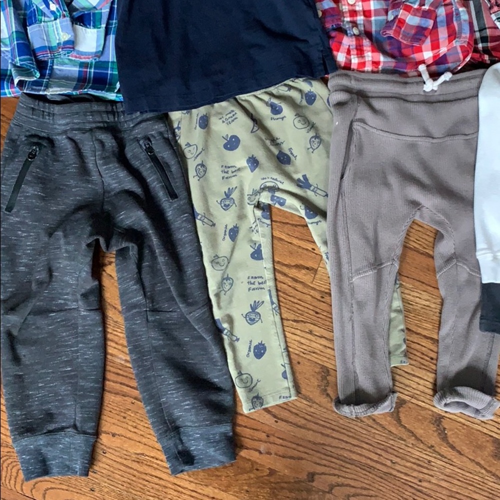 Boys bundle of clothing - Picture 3 of 8